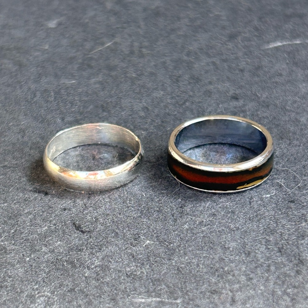 2 silver rings. Plain band and mood ring SUPER FAST SHIPPING